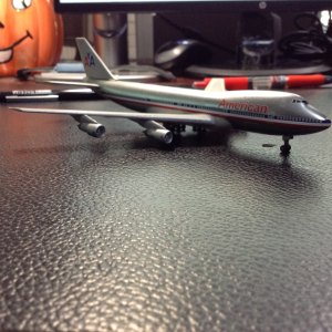American Airlines 美国航空 Boeing 747-100 N9664 1970s colors. Polished fuselage. 55140 Dragon Models 1:400