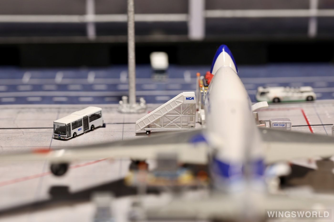 Hogan 1:400 KZD44402 Nippon Cargo Airlines 日本货物航空 Boeing 747-400 JA01KZ