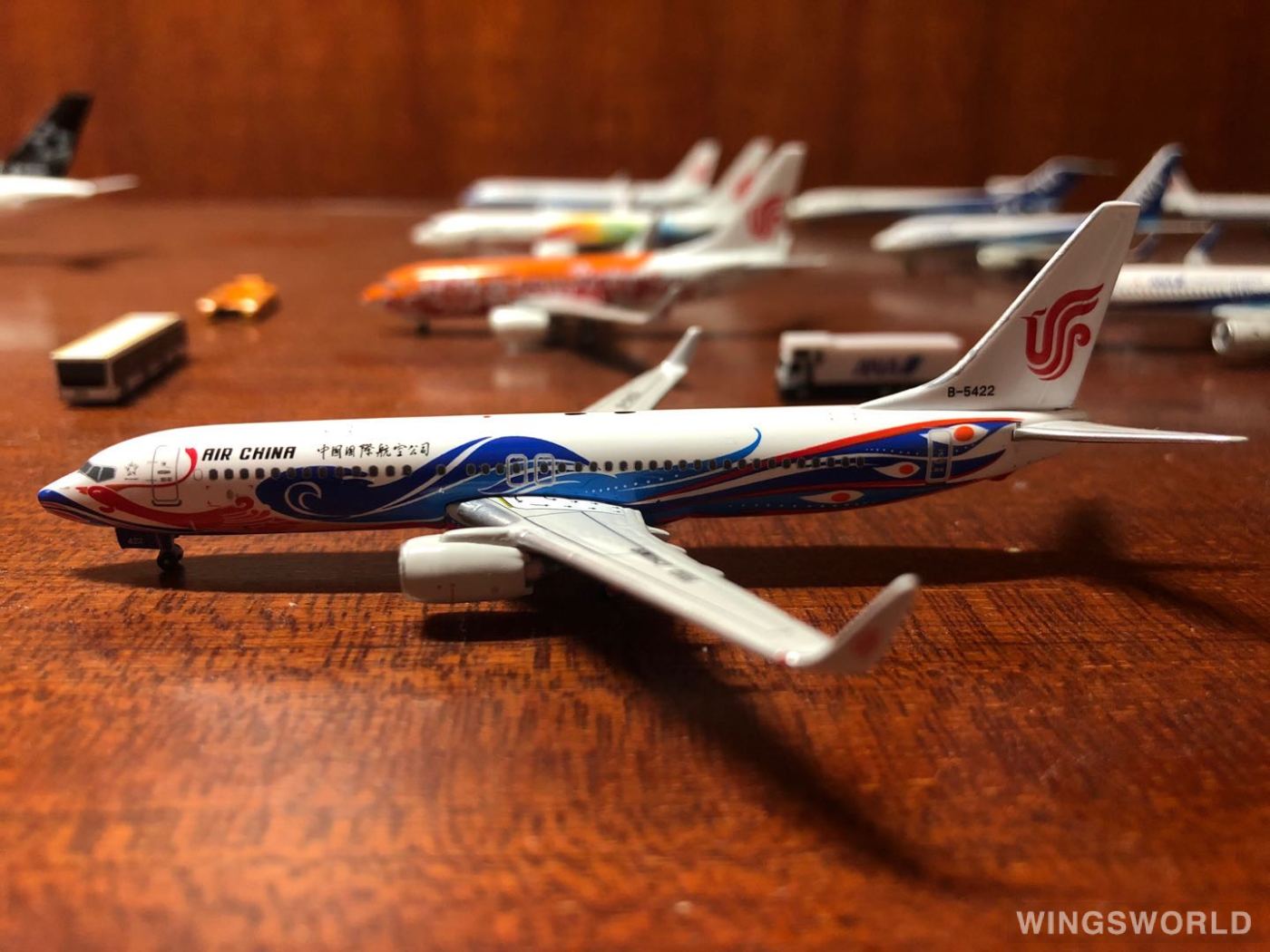 Phoenix 1:400 PH10317 Air China 中国国际航空 Boeing 737-800 B-5422