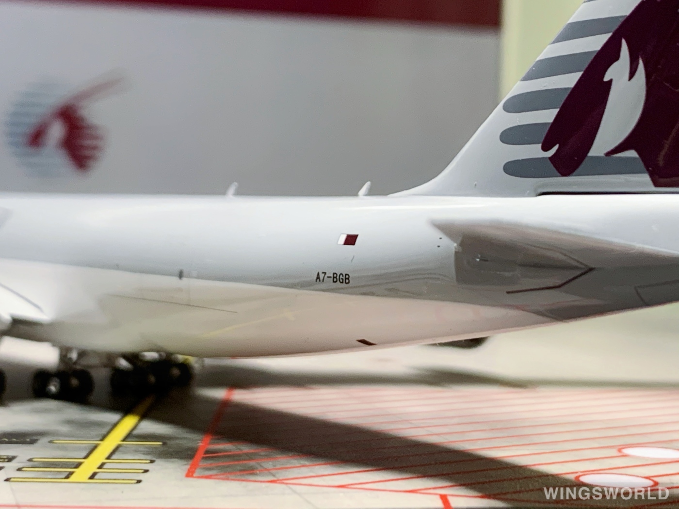 Phoenix 1:400 PH04159 Qatar 卡塔尔航空 Boeing 747-8F A7-BGB