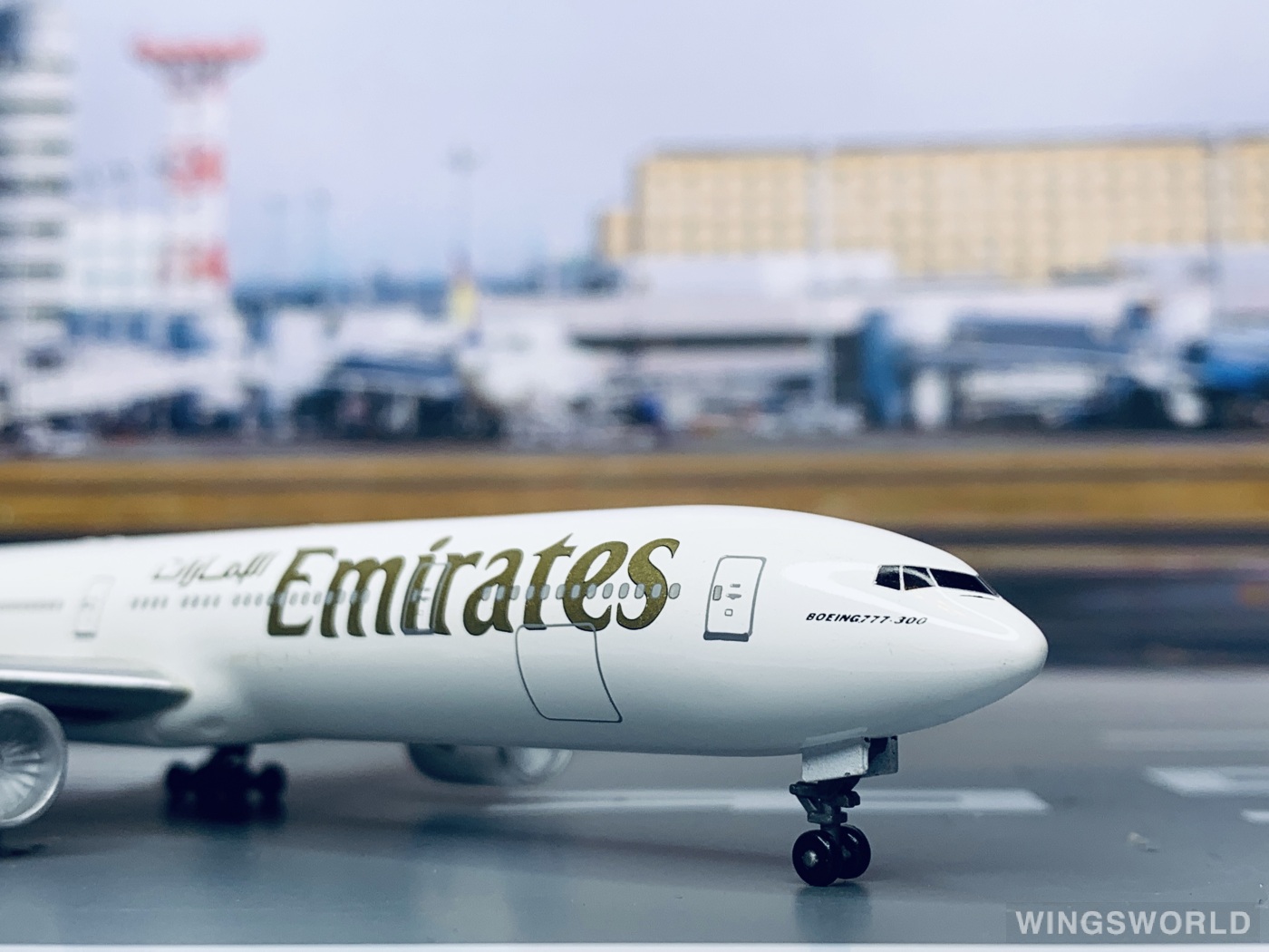 Dragon Models 1:400 55192 Emirates 阿联酋航空 Boeing 777-300 A6-EMM