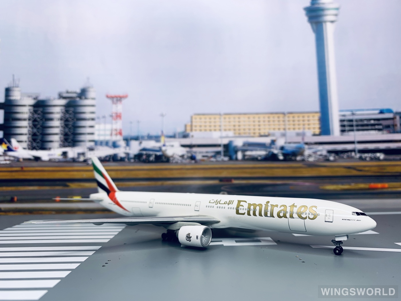 Dragon Models 1:400 55192 Emirates 阿联酋航空 Boeing 777-300 A6-EMM