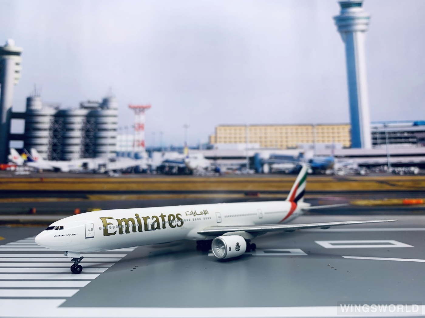 Dragon Models 1:400 55192 Emirates 阿联酋航空 Boeing 777-300 A6-EMM