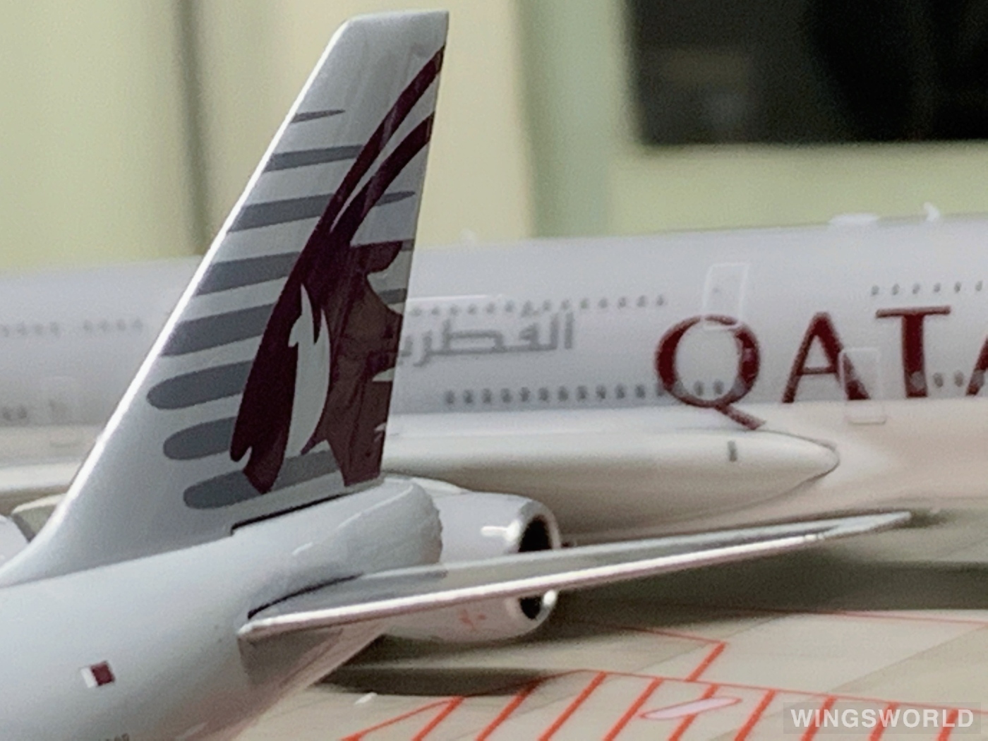 Phoenix 1:400 PH04159 Qatar 卡塔尔航空 Boeing 747-8F A7-BGB