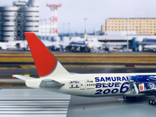 Herpa 1:400 Boeing 777-300ER Japan Airlines 日本航空561464 JA732J