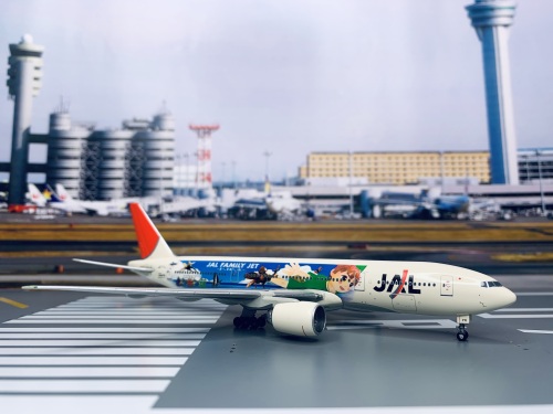 Japan Airlines 日本航空 Boeing 777-300ER JA732J 561464 Herpa 1:400