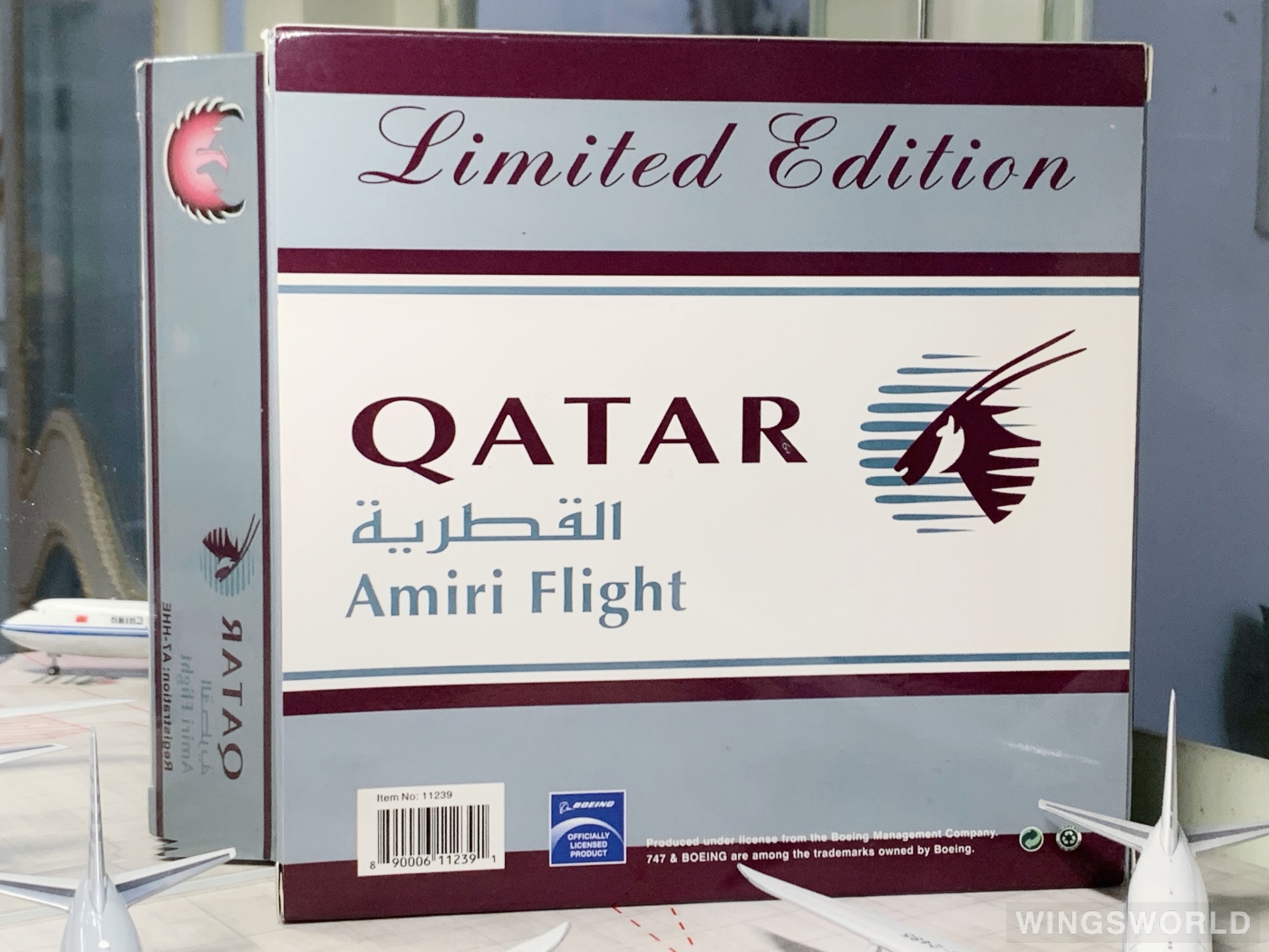 Phoenix 1:400 PH11239 Qatar 卡塔尔航空 Boeing 747-8i A7-HHE