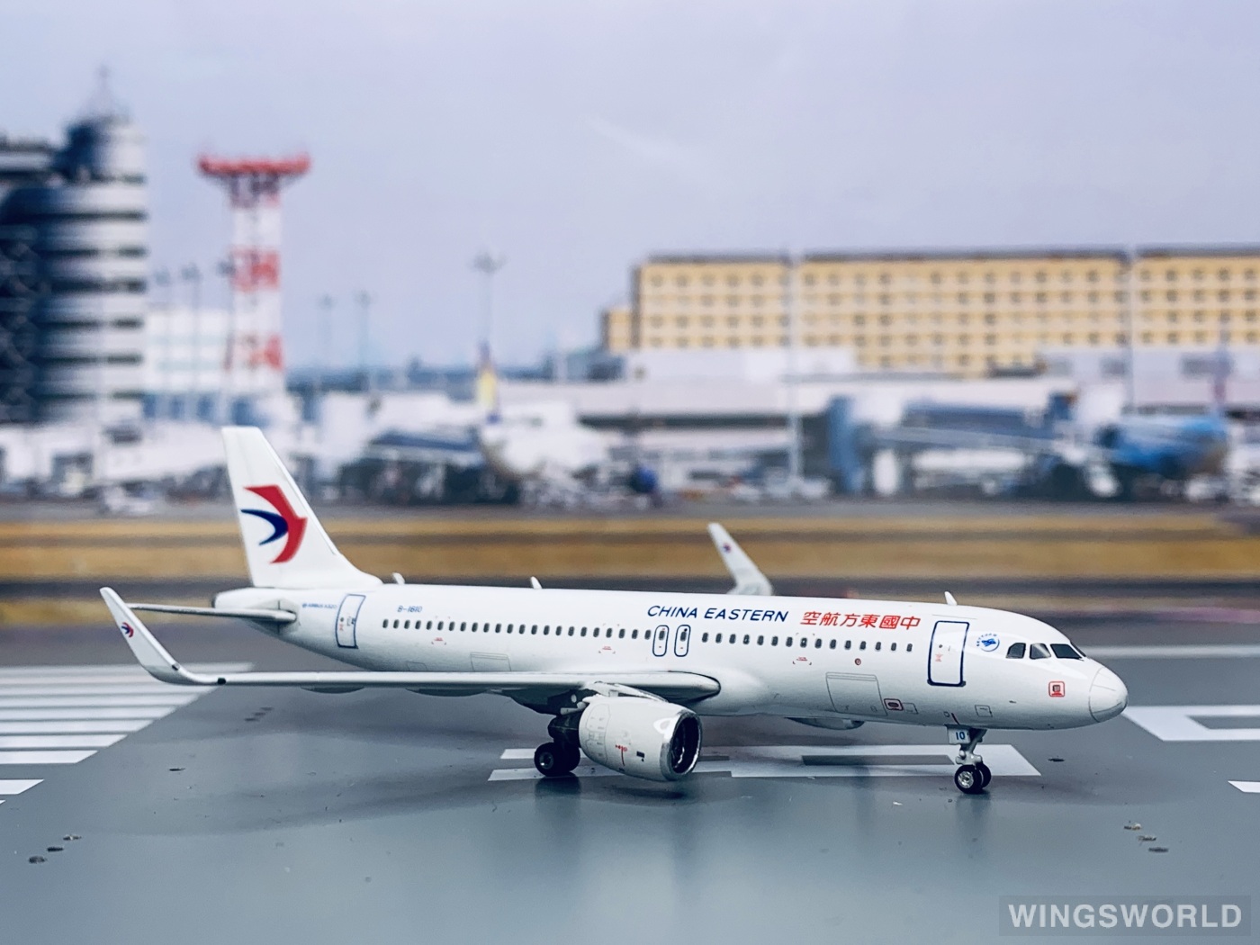 MU 中国東方航空 Airlinertags A320-214 3色コンビ MU 中国東方航空 Airlinertags A320-214 3色コンビ MU 中国東方
