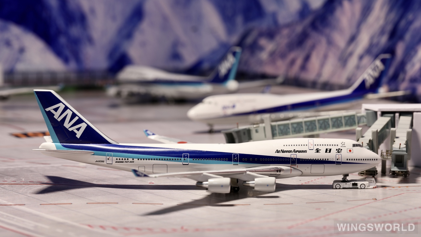 ANA　B747-400　JA8098　1：400 Amazon.com: Phoenix ANA Happy Flight for Boeing 747-400