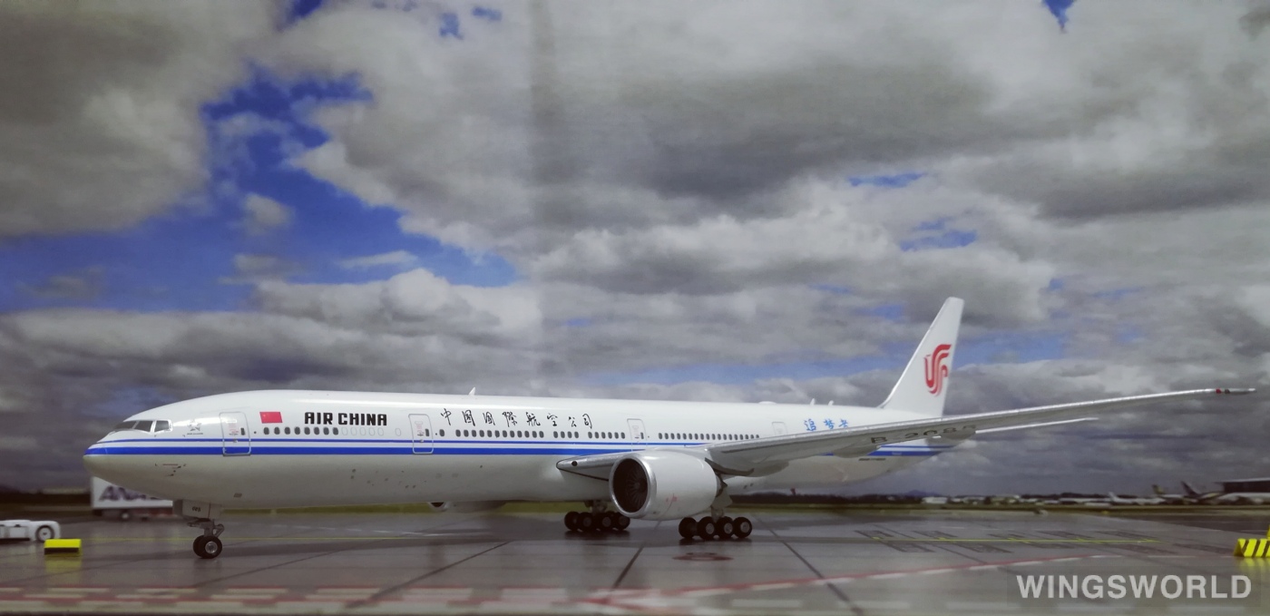 Phoenix 1:400 PH11357 Air China 中国国际航空 Boeing 777-300ER B-2085