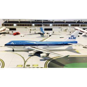 KLM 荷兰皇家航空 Boeing 747-400 PH-BFB 1990s colors. Named 