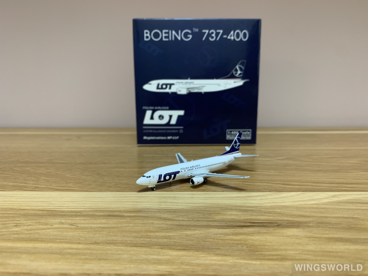 Phoenix 1:400 PH11051 LOT 波兰航空 Boeing 737-400 SP-LLF