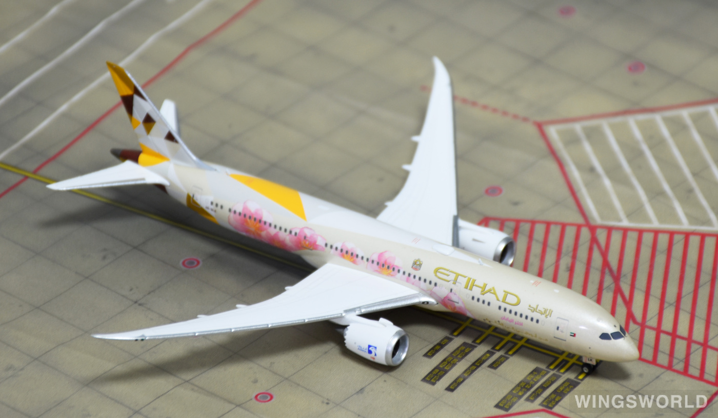 Phoenix 1:400 PH04313 Etihad Airways 阿提哈德航空 Boeing 787-9 A6-BLK