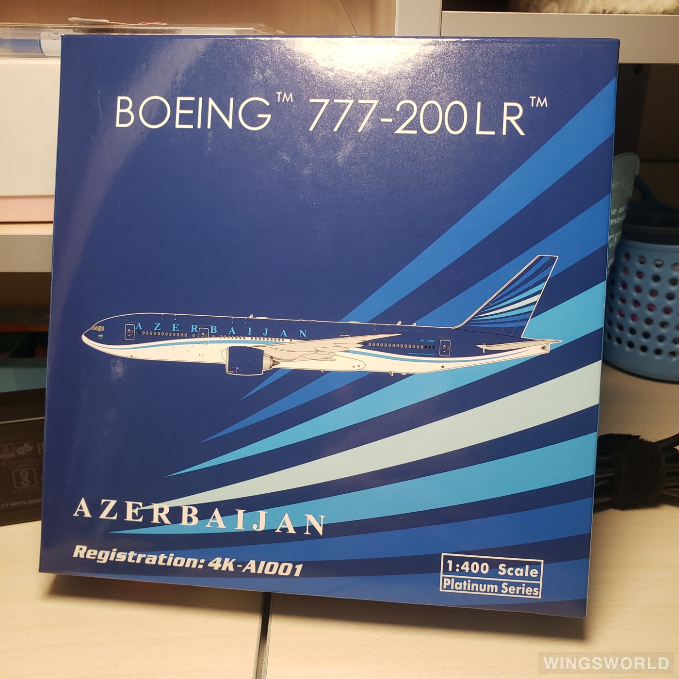 Phoenix 1:400 PH11599 Azerbaijan Airlines 阿塞拜疆航空 Boeing 777-200LR 4K-AI001