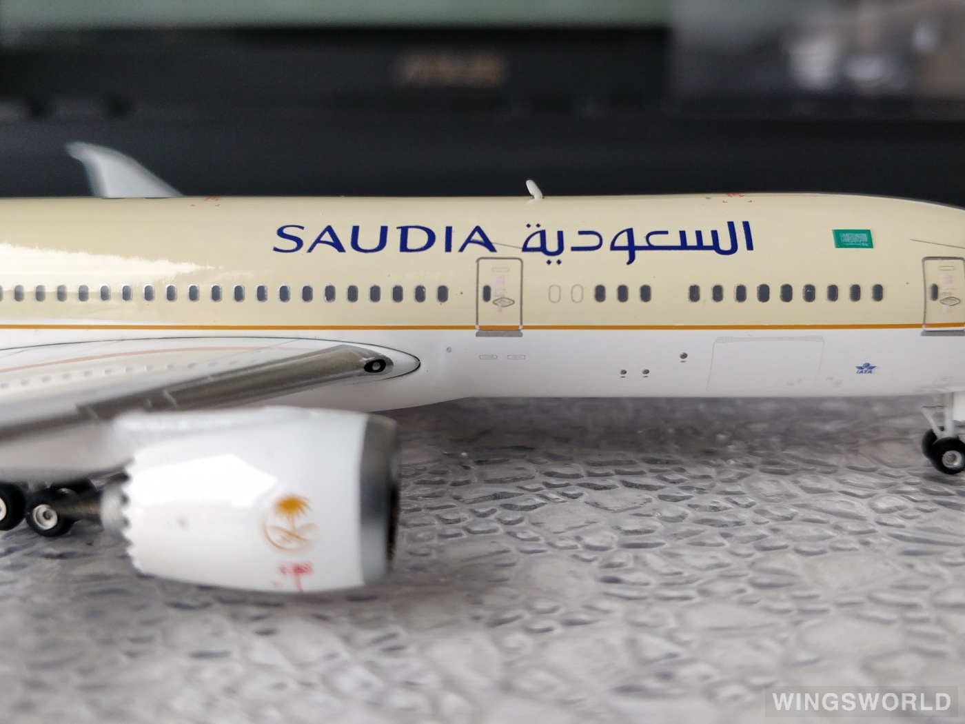 Phoenix 1:400 PH11233 Saudia 沙特阿拉伯航空 Boeing 787-9 HZ-ARA