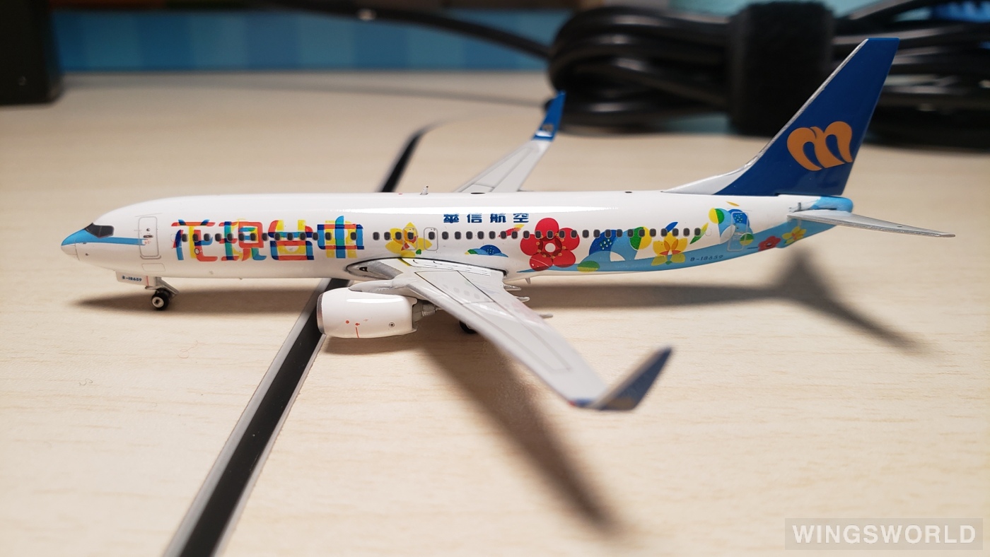 Phoenix 1:400 PH04088 Mandarin Airlines 华信航空 Boeing 737-800 B-18659