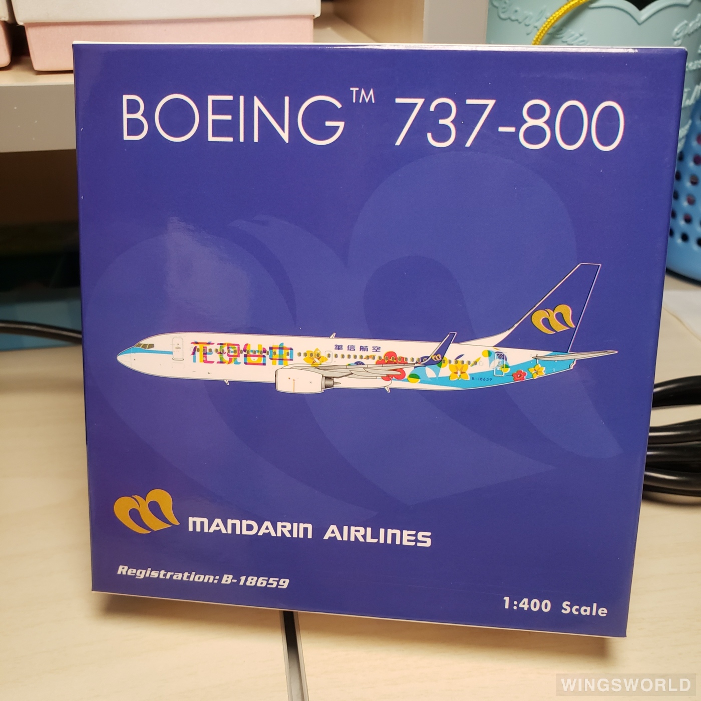 Phoenix 1:400 PH04088 Mandarin Airlines 华信航空 Boeing 737-800 B-18659