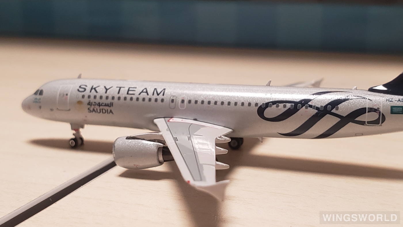 Phoenix 1:400 PH10866 Saudia 沙特阿拉伯航空 Airbus A320 HZ-ASF