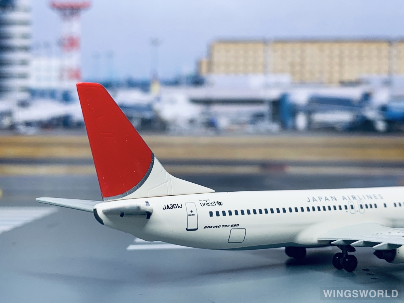 Dragon Models 1:400 Boeing 737-800 Japan Airlines 日本航空