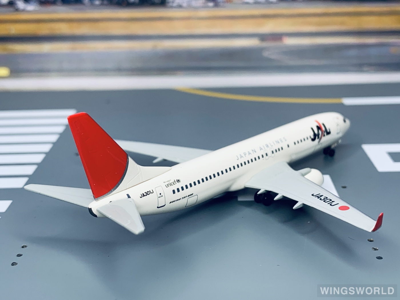 Dragon Models 1:400 Boeing 737-800 Japan Airlines 日本航空