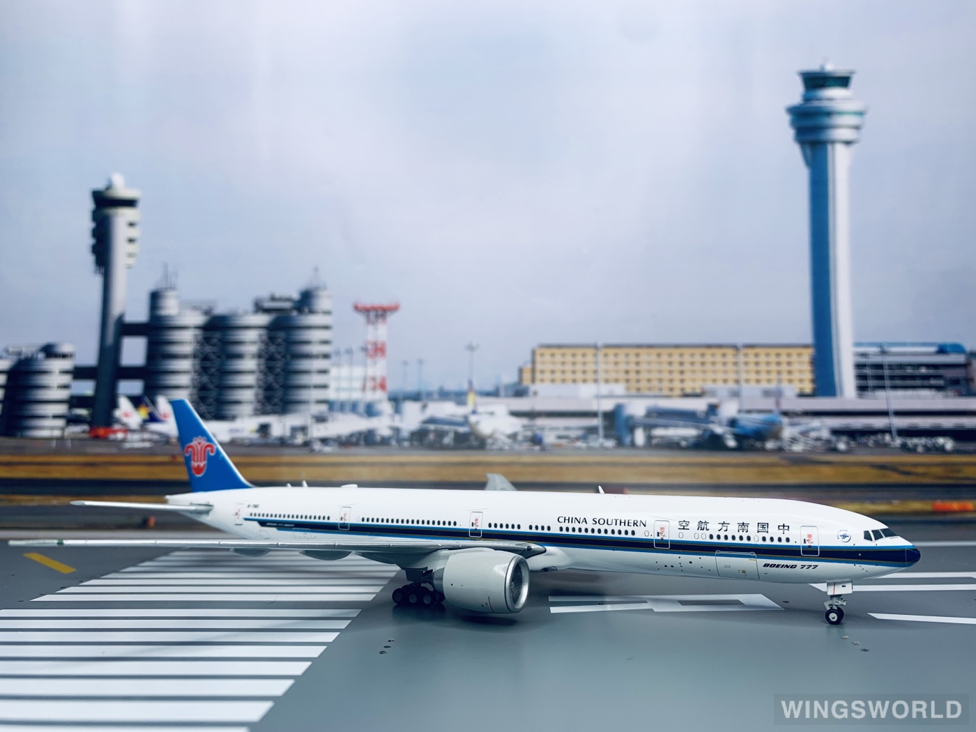 JC Wings 1:400 XX4111 China Southern 中国南方航空 Boeing 777-300 B-7185