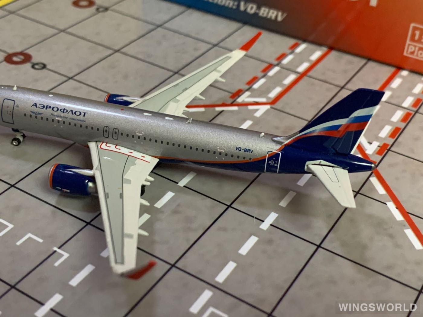 Phoenix 1:400 PH10957 Aeroflot 俄罗斯航空 Airbus A320 VQ-BRV