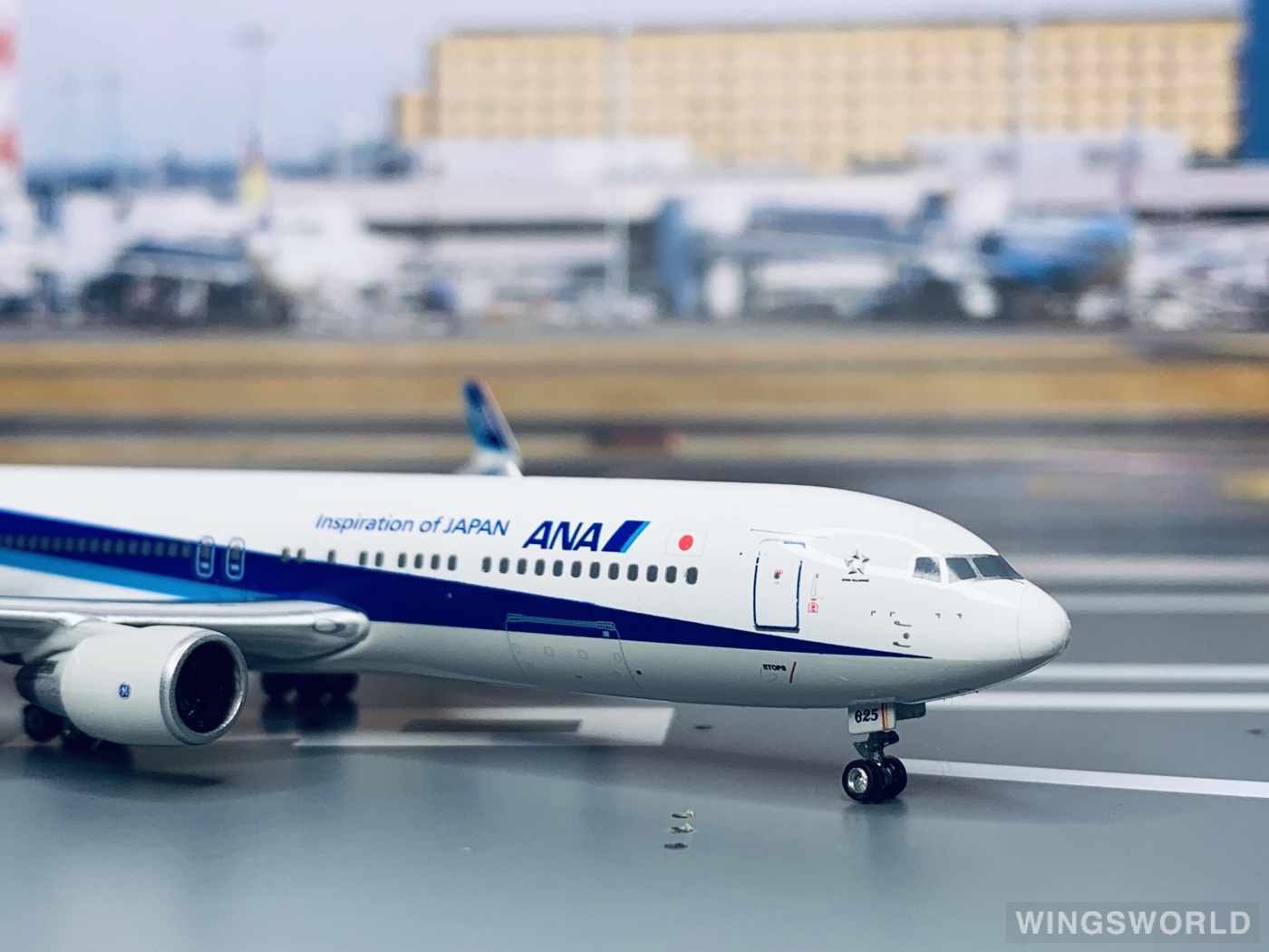 Phoenix 1:400 PH11111 ANA 全日空 Boeing 767-300 JA625A