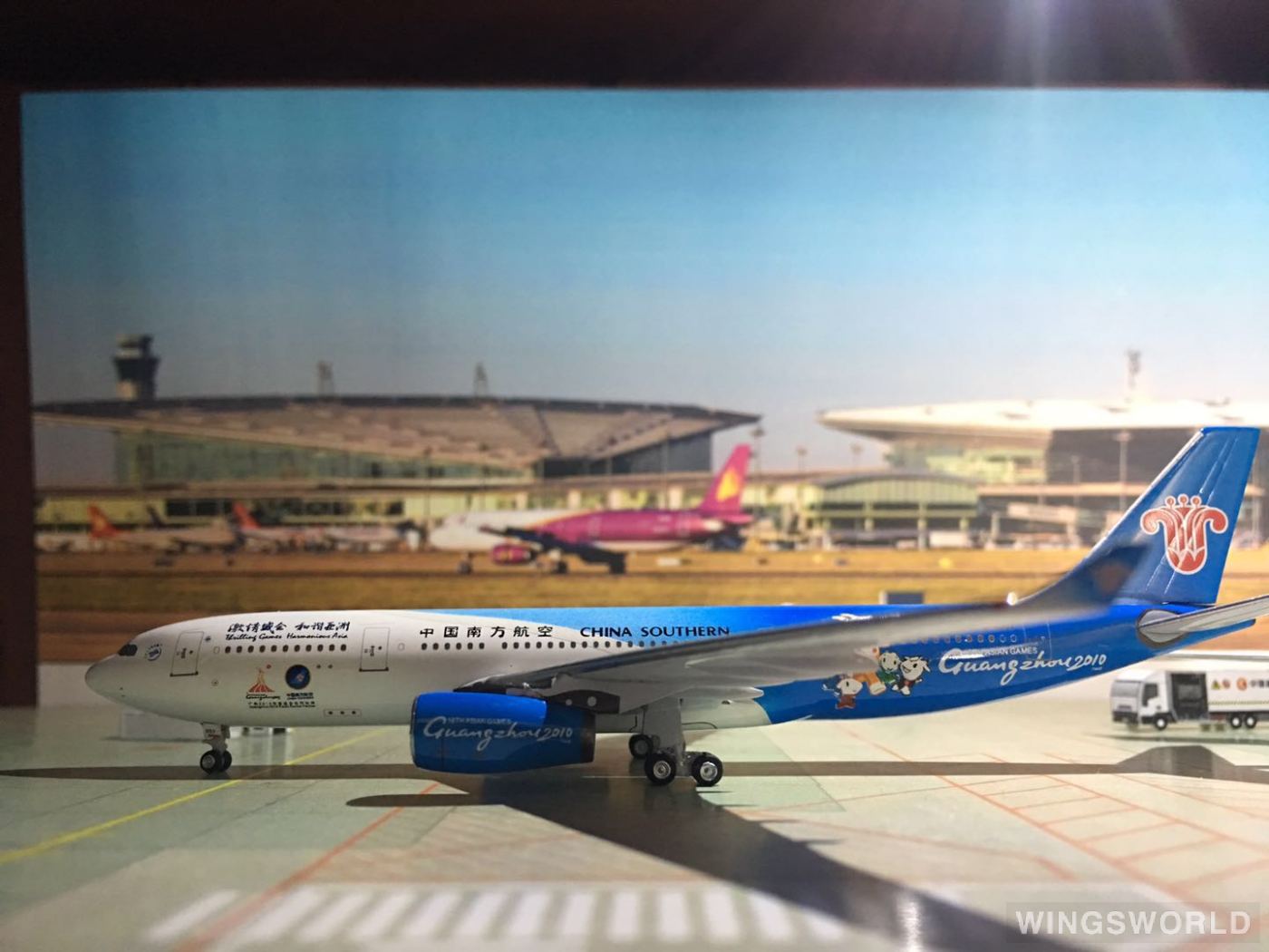 AeroClassics 1:400 AC4B6057 China Southern 中国南方航空 Airbus A330-200 B-6057