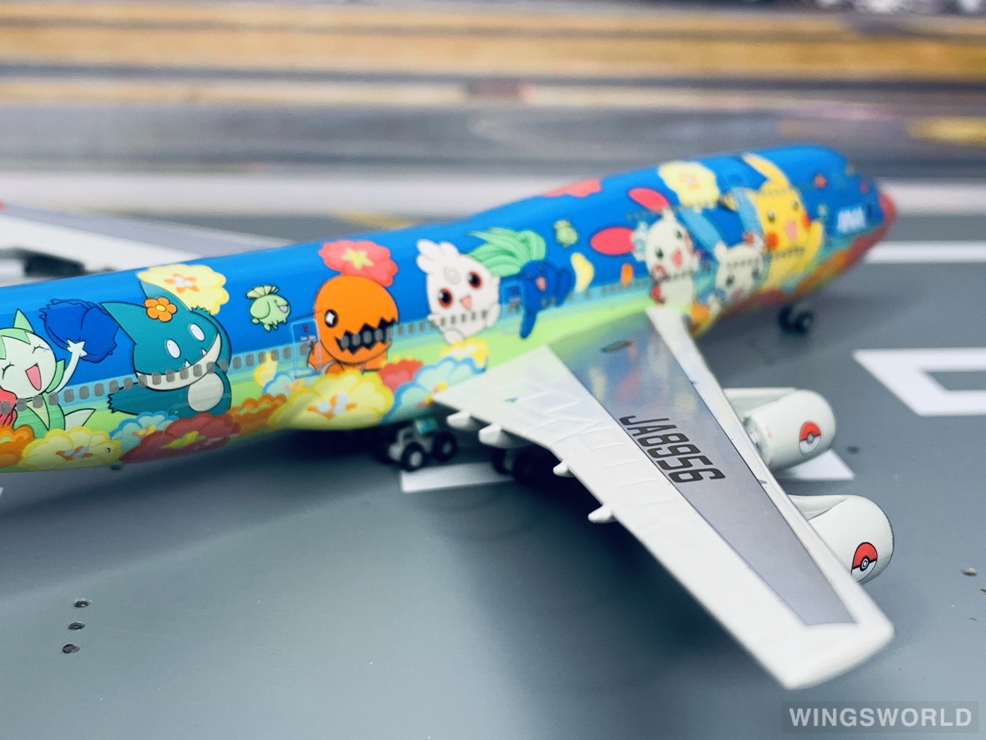 Hogan 1:400 NH40066 ANA 全日空 Boeing 747-400 JA8956