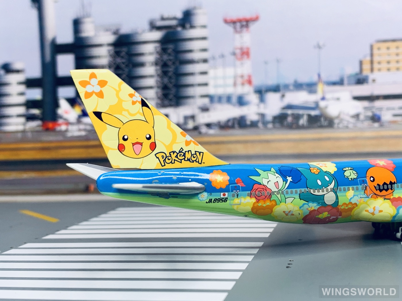 Hogan 1:400 NH40066 ANA 全日空 Boeing 747-400 JA8956