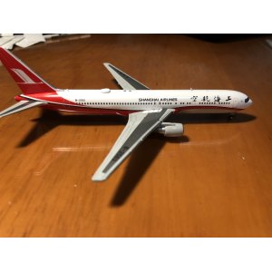 Shanghai Airlines 上海航空 Boeing 767-300 B-2563  XX4028 JC Wings 1:400