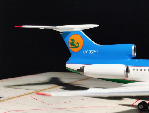 ウズベキスタン航空 UZBEKISTAN ツポレフ Tu-154M 1/200 ウズベキスタン航空 UZBEKISTAN ツポレフ Tu-154M 1/200 航空機
