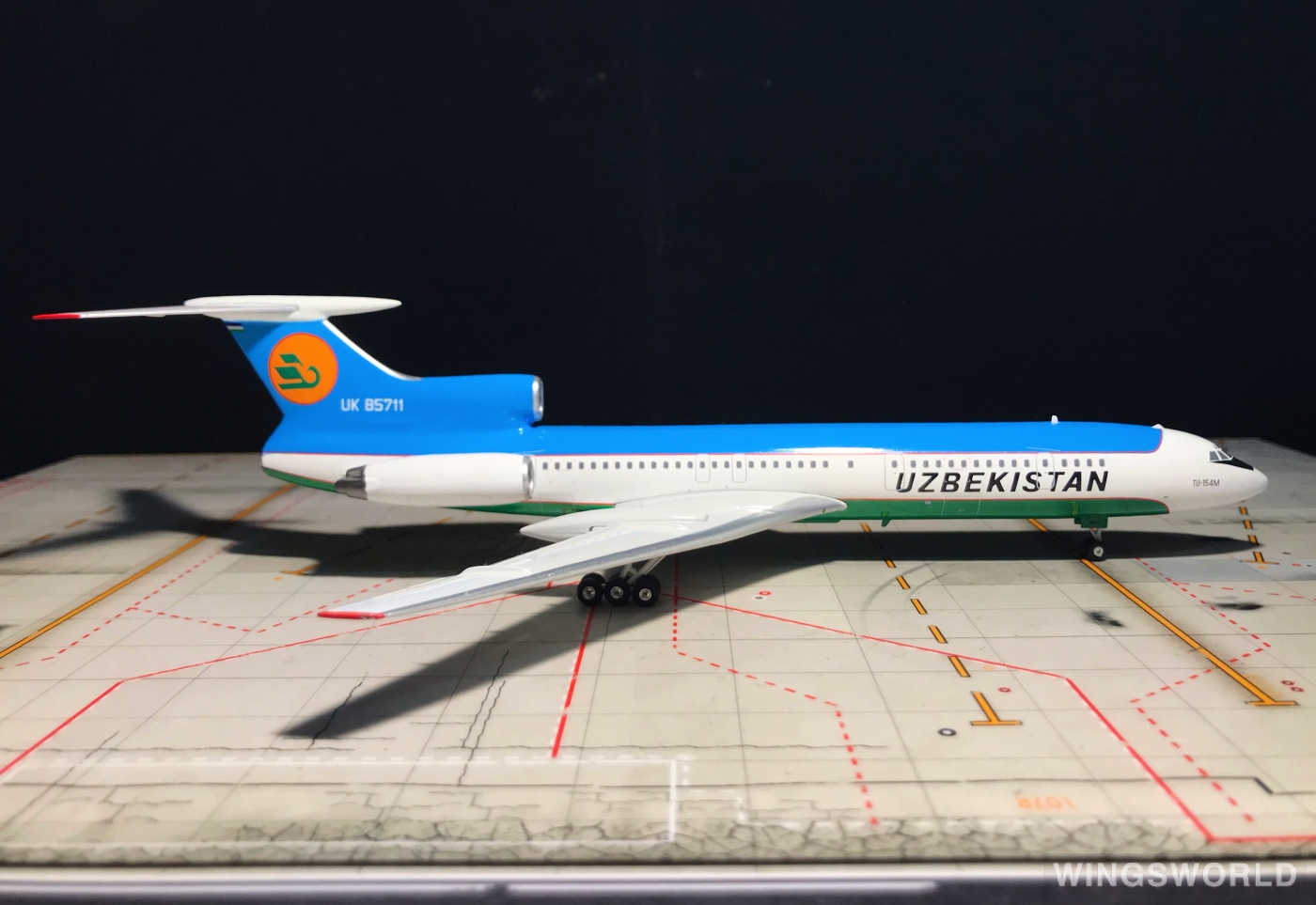 Phoenix 1:200 PH20065 Uzbekistan Airways 乌兹别克斯坦航空 Tupolev Tu-154 UK-85711