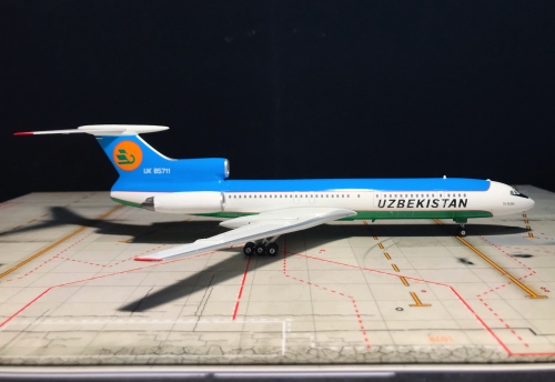 Uzbekistan Airways 乌兹别克斯坦航空 Tupolev Tu-154 UK-85711 PH20065 Phoenix 1:200