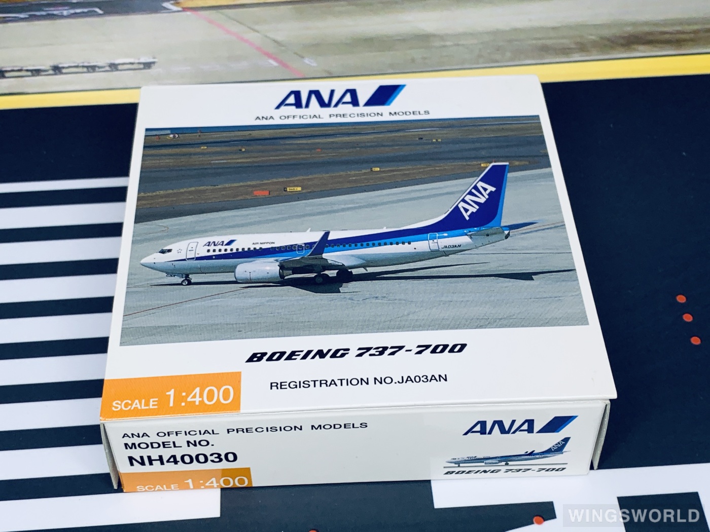 Hogan 1:400 NH40030 ANA 全日空 Boeing 737-700 JA03AN