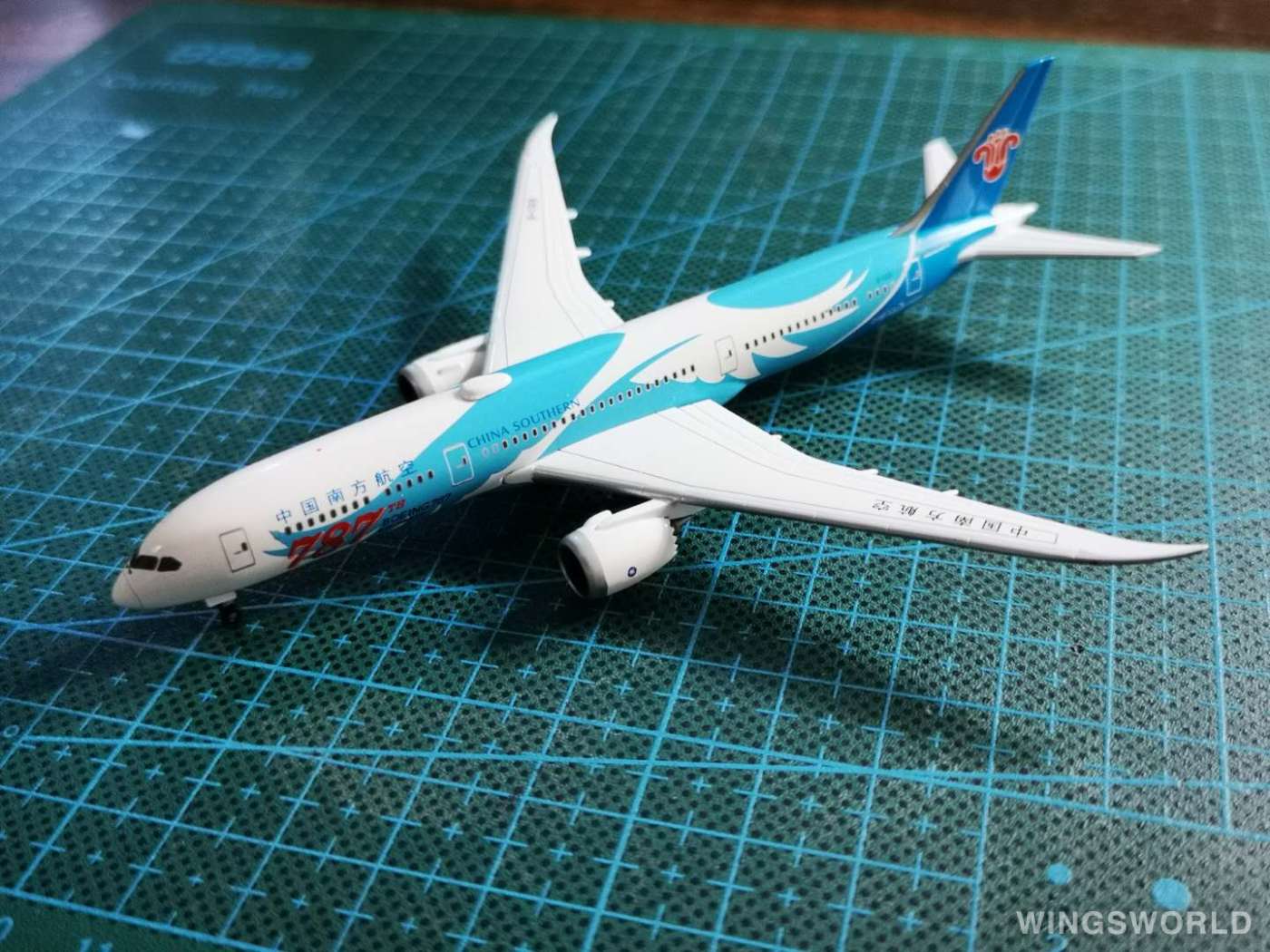 Herpa 1:500 533300 China Southern 中国南方航空 Boeing 787-9 B-1168