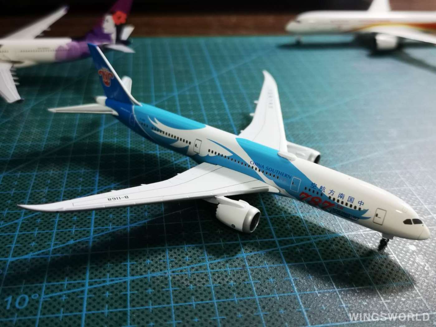 Herpa 1:500 533300 China Southern 中国南方航空 Boeing 787-9 B-1168