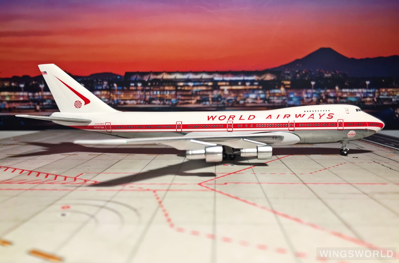 Big Bird 1:400 BB4-2006-015A World Airways Boeing 747-200 N747WA