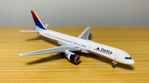 Delta Air Lines 达美航空 Boeing 757-200 N608DA 2000s - Deltaflot colors. GJDAL494 Geminijets 1:400