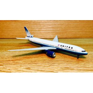United Airlines 美国联合航空 Boeing 777-200 N775UA 2004s colors. GJUAL497 Geminijets 1:400