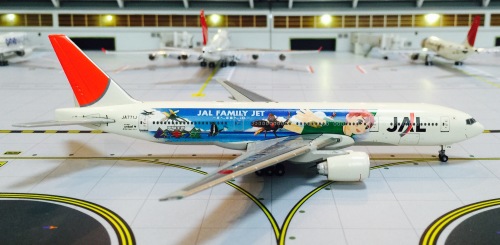 Japan Airlines 日本航空 Boeing 777-200 JA771J Family Jet PH10071 Phoenix 1:400