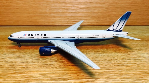 United Airlines 美国联合航空 Boeing 777-200 N775UA 2004s colors. GJUAL497 Geminijets 1:400