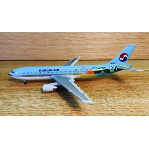 Korean Air 大韩航空 Airbus A300-600 HL7242 1990s colors. 