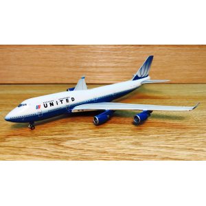 United Airlines 美国联合航空 Boeing 747-400 N197UA 2004s colors. With rolling gears. GJUAL1020 Geminijets 1:400
