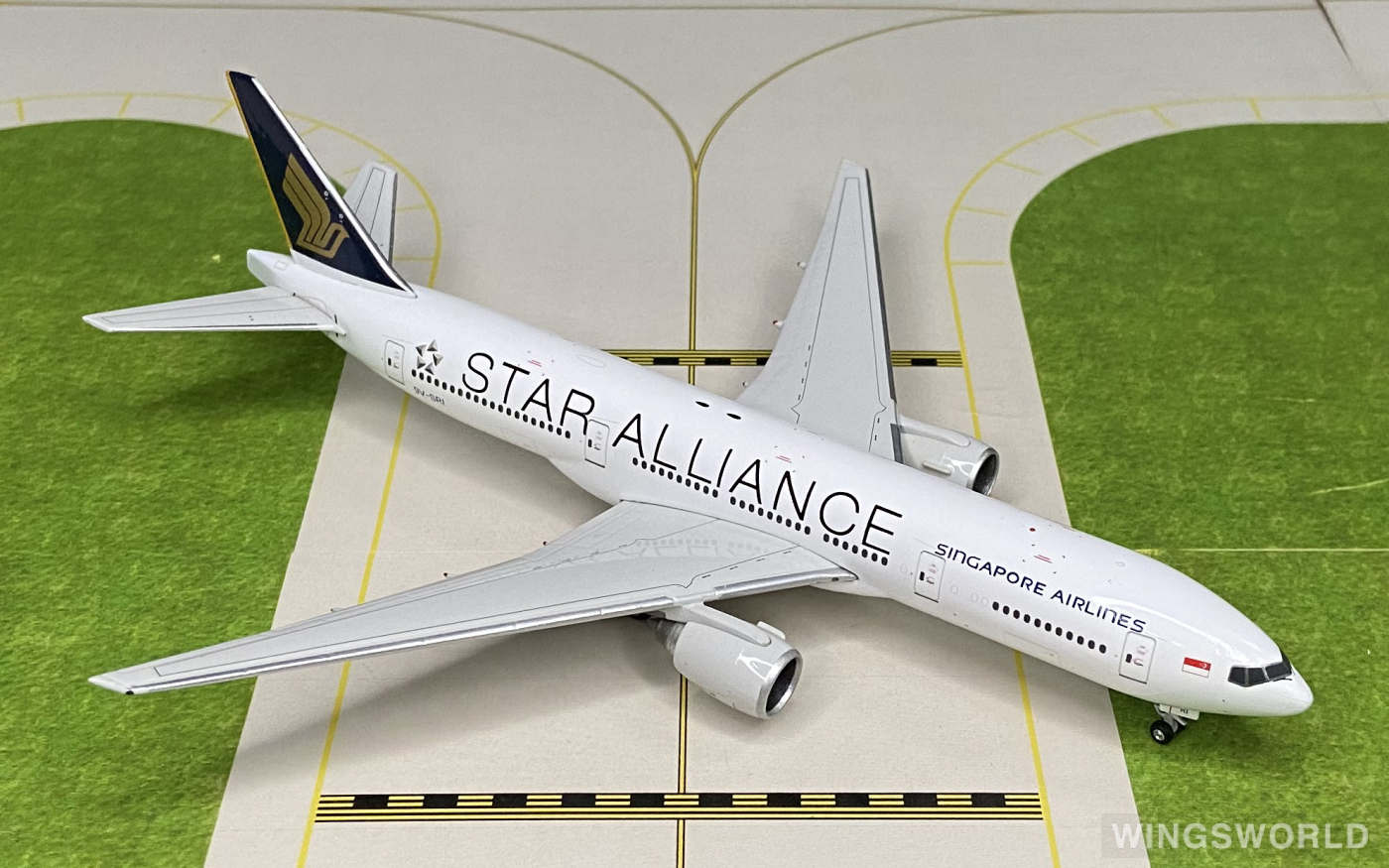 Phoenix 1:400 PH10592 Singapore Airlines 新加坡航空 Boeing 777-200ER 9V-SRI