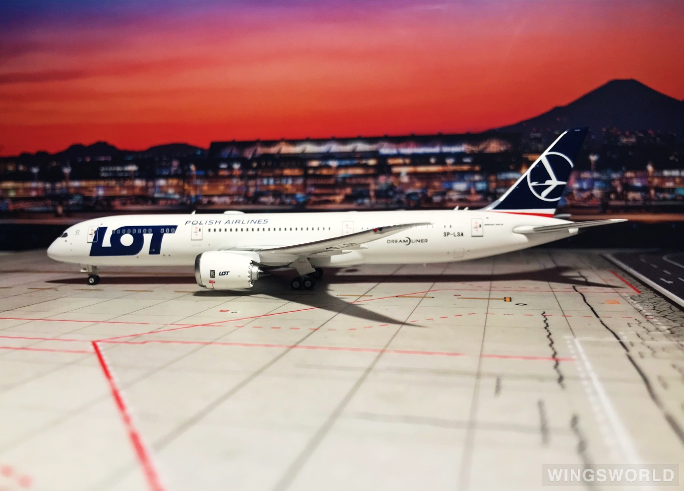 Phoenix 1:400 PH11466 LOT 波兰航空 Boeing 787-9 SP-LSA