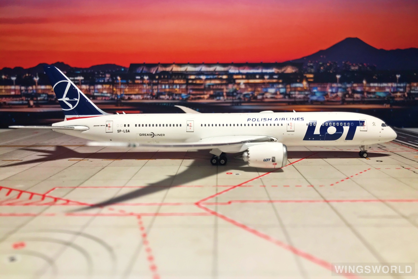 Phoenix 1:400 PH11466 LOT 波兰航空 Boeing 787-9 SP-LSA