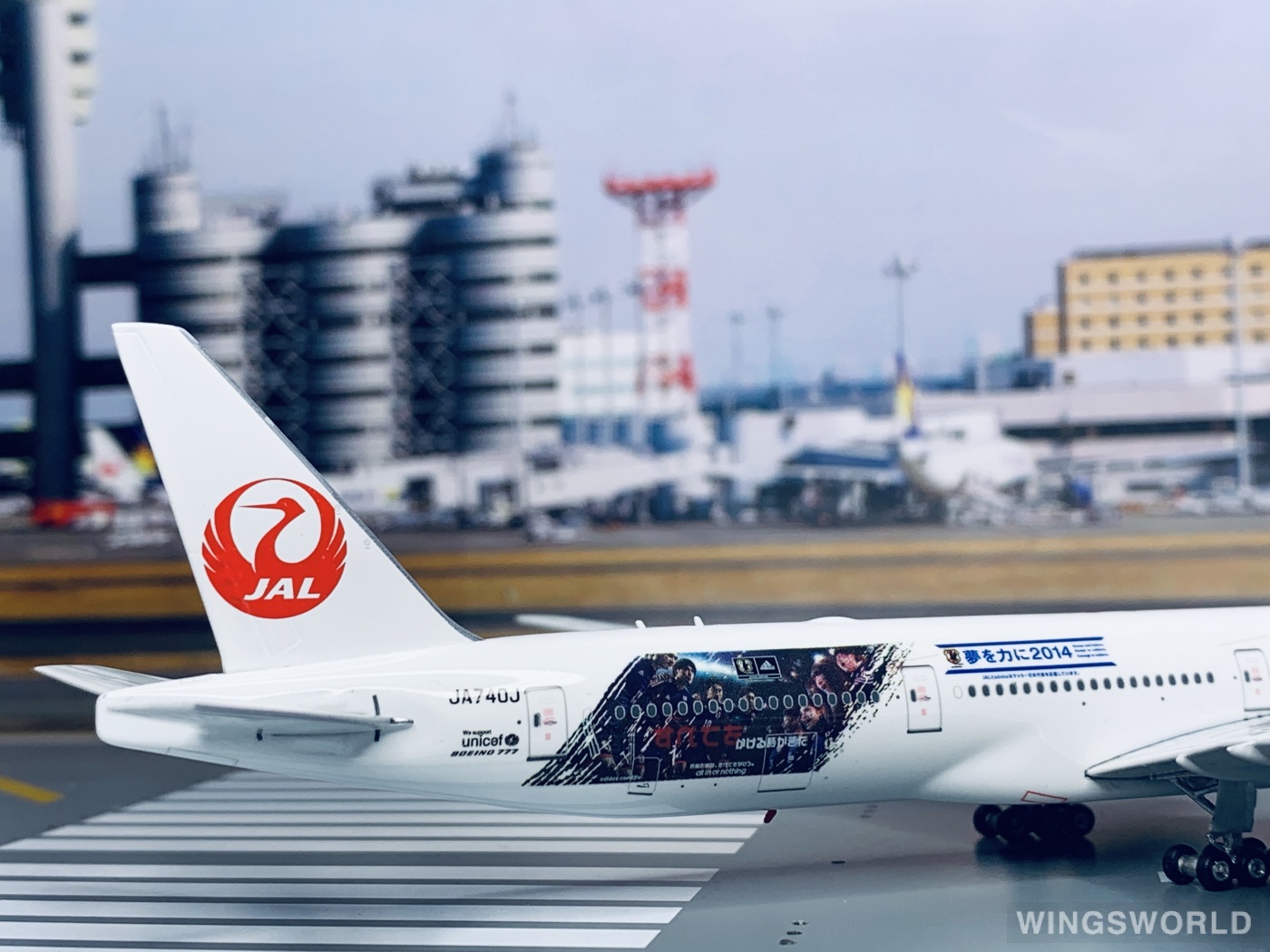 Phoenix 1:400 PH10965 Japan Airlines 日本航空 Boeing 777-300ER JA740J