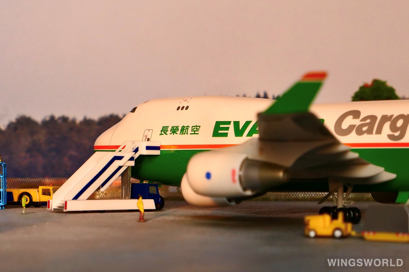 Hogan 1:200 HG1424G EVA Air 长荣航空 Boeing 747-400 B-16483