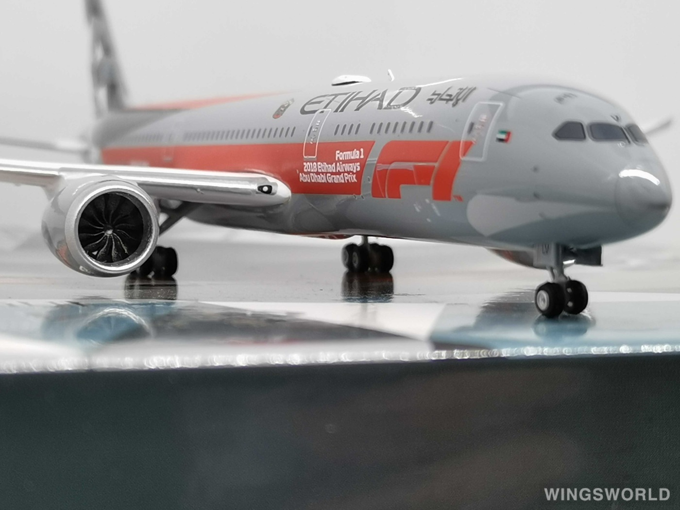 JC Wings 1:400 EW4789002A Etihad Airways 阿提哈德航空 Boeing 787-9 A6-BLV